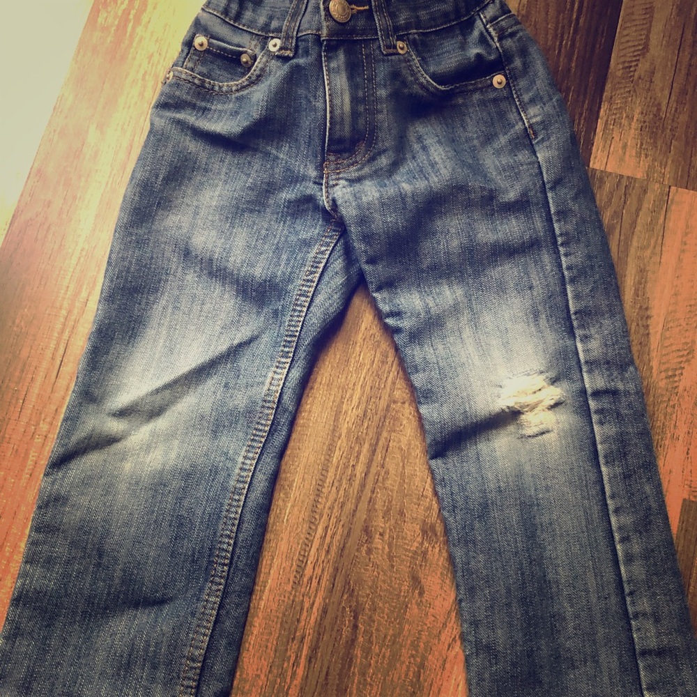 Boys Levi vintage jeans with rip on left leg